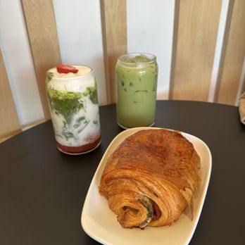 Javista Hollywood - Strawberry Matcha Latte and Matcha Latte w/a ham and cheese croissant - Coffee & Tea Near Me - Los Angeles, California Javista Hollywood - Strawberry Matcha Latte and Matcha Latte w/a ham and cheese croissant - Coffee & Tea Near Me - Los Angeles, California