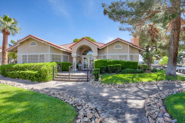 Sterling Summerland Apartments 64 Photos 43 Reviews Apartments 2300 Rock Springs Dr Las Vegas Nv United States Phone Number Yelp