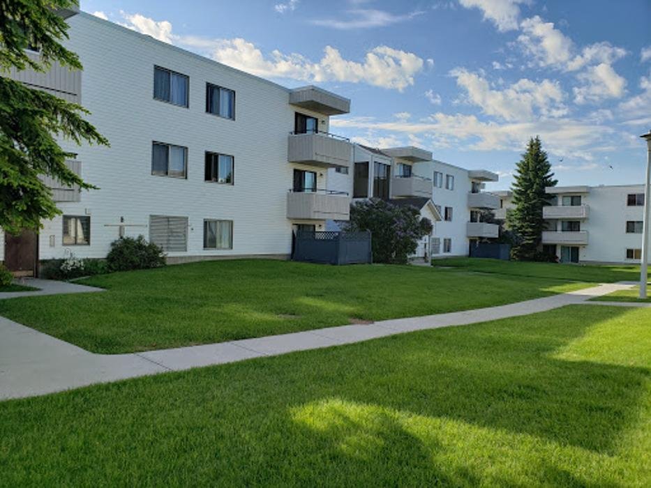 AMBLEWOOD TERRACE APARTMENTS 8103 29 Avenue NW, Edmonton, Alberta
