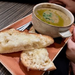 Milestones Restaurants - Mushrooms soup with cheesy bread