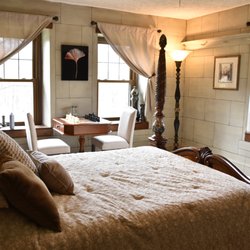 The Safe House Bed and Breakfast - The Alexander Room - As low as $95/ night