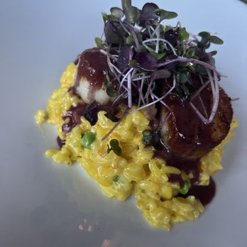 Pier 6 Boston Waterfront - Pan Seared Scallops - Bars Near Me - Charlestown, Massachusetts Pier 6 Boston Waterfront - Pan Seared Scallops - Bars Near Me - Charlestown, Massachusetts