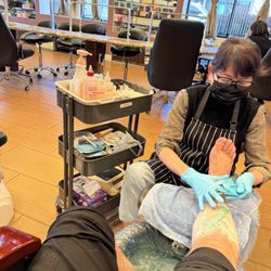 Dazzling Nails And Spa