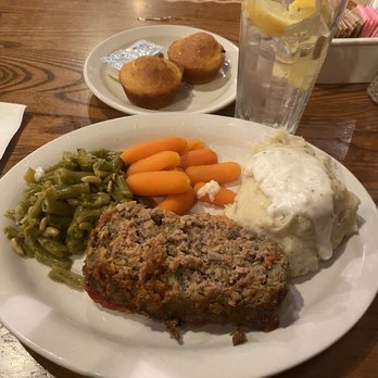 Cracker Barrel Old Country Store - Meatloaf , baby carrots , green beans and mashed potatoes with white gravy! - American Near Me - Ringgold, Georgia Cracker Barrel Old Country Store - Meatloaf , baby carrots , green beans and mashed potatoes with white gravy! - American Near Me - Ringgold, Georgia