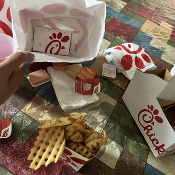 Chick-fil-A - ows a person eating a hot dog and french fries - Fast Food Near Me - Webster, Texas Chick-fil-A - ows a person eating a hot dog and french fries - Fast Food Near Me - Webster, Texas