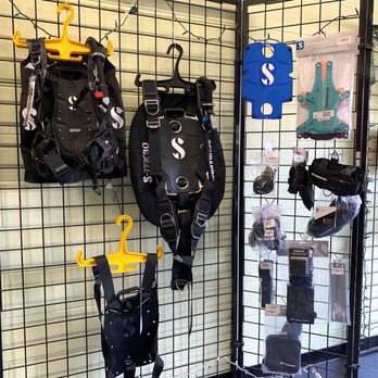 Submerged - Scubapros's most comfortable recreational BC, Hydros Pro is available. - Scuba Diving Near Me - Rockville, Maryland