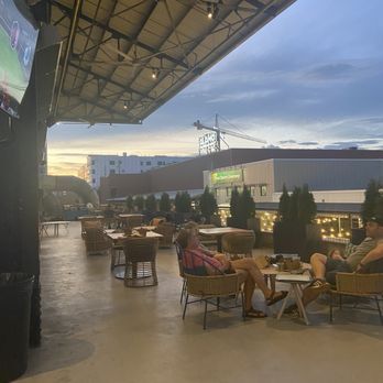 Expat BBQ - Rooftop terrace - Bars Near Me - Saint Louis, Missouri