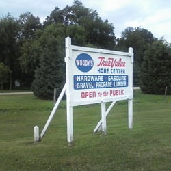 Woody True Value - Exterior Sign for Woody's True Value in Sublette, IL