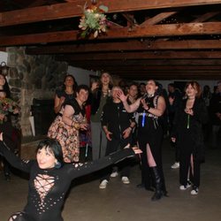 Amanda Holder Events - The bouquet toss!