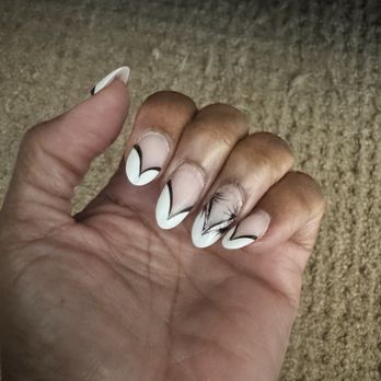 La Bamba Nails - Nails done by Tracy. This is at 2 weeks. - Nail Salons Near Me - Huntington Park, California La Bamba Nails - Nails done by Tracy. This is at 2 weeks. - Nail Salons Near Me - Huntington Park, California