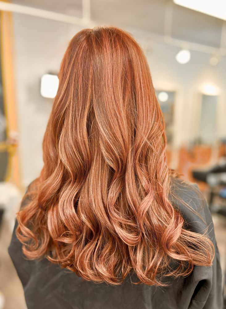 Reinaldo Salon Image
