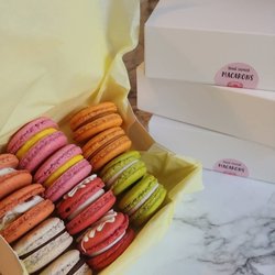 Tout Sweet Macarons - Variety Box