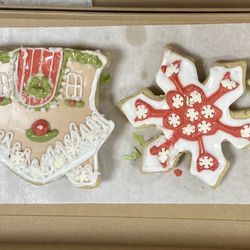 Craft On Third - Showing cookie techniques learned: flooding, piping and decorative strokes