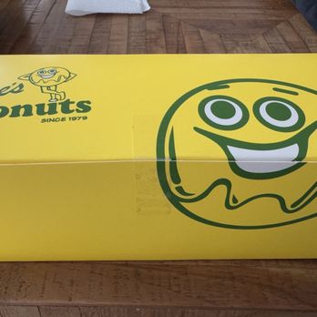 Lee's Donuts - Donut box - Donuts Near Me - Vancouver, British Columbia