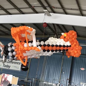 Balloon Dog Events - We made an airplane for the Barnstormers Carnival at the Springfield Airport. - Balloon Services Near Me - Enon, Ohio Balloon Dog Events - We made an airplane for the Barnstormers Carnival at the Springfield Airport. - Balloon Services Near Me - Enon, Ohio
