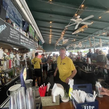 Billys By the Bay - Lively - very lively - bar. Wow! - Seafood Near Me - Greenport, New York