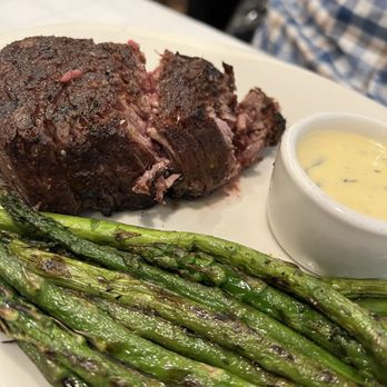 Hugo's Frog Bar & Fish House - Seafood Near Me - Naperville, Illinois