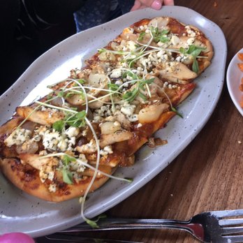 Tin Fiddler - Chicken flatbread - Pubs Near Me - Sarnia, Ontario Tin Fiddler - Chicken flatbread - Pubs Near Me - Sarnia, Ontario