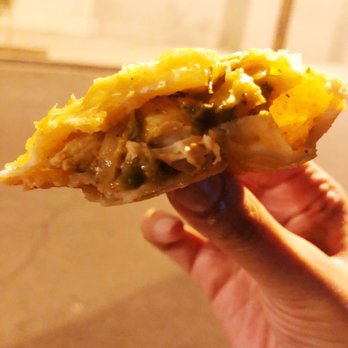 Paratta - Cheesy Jalapeno Chicken Tikka samosa , my favorite! Chunks of chicken and spices and cheese! - Indian Near Me - Los Angeles, California
