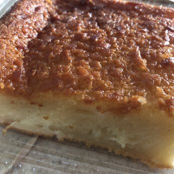 David's Cafe - a piece of cake in a plastic container - Cafes Near Me - Waipahu, Hawaii