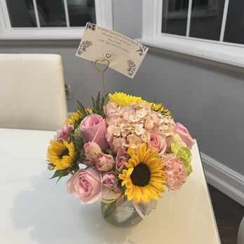 Estero Market Florist - Floral Designers Near Me - Estero, Florida