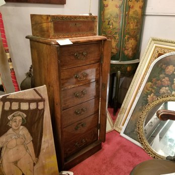 Pasadena Antique Center - Antiques Near Me - Pasadena, California