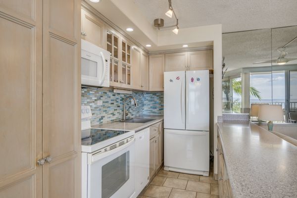 The Hale Pau Hana by null