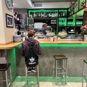 Cosmopolita - Restaurants Near Me - Getxo, BI