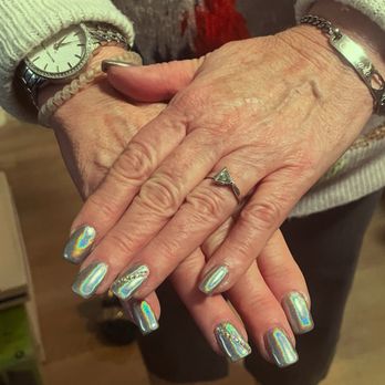 Aloha Nails and Boutique - Chrome silver - Nail Salons Near Me - Temecula, California