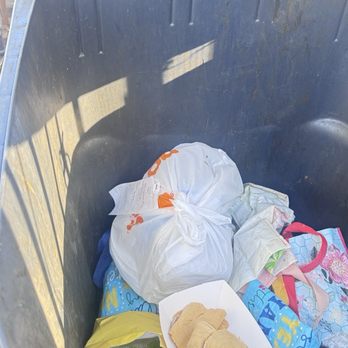 Sweet Bee - We ended up throwing everything in the trash! - Desserts Near Me - West Covina, California Sweet Bee - We ended up throwing everything in the trash! - Desserts Near Me - West Covina, California