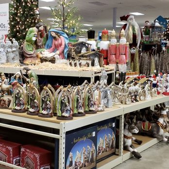 At Home - Seasonal decor, home goods, patio furniture, wall art, accent furniture. Shop till you drop. - Home Decor Near Me - Kissimmee, Florida