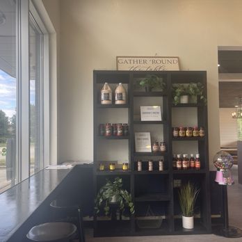 Charlotte's Kitchen - Nice decor - Food Trucks Near Me