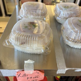 Amy's Bánh Mì  - Desserts Near Me - Hampton, Virginia