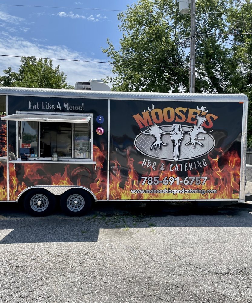 Moose's BBQ & Catering Logo