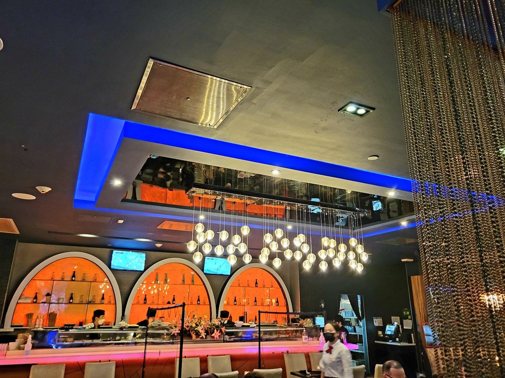 Midori Sushi & Steakhouse