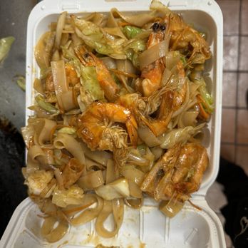 Don's Chinese Kitchen - Stir-fried rice noodles with shrimp - Chinese Near Me - Kamuela, Hawaii Don's Chinese Kitchen - Stir-fried rice noodles with shrimp - Chinese Near Me - Kamuela, Hawaii