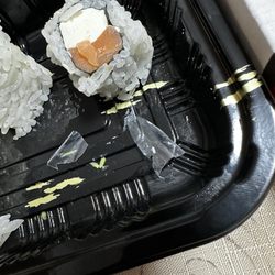 Mizu Japanese Sushi Restaurant - Sushi w plastic!!!