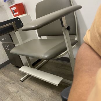 Quest Diagnostics - Phlebotomist blood draw chair. - Laboratory Testing Near Me - Fresno, California Quest Diagnostics - Phlebotomist blood draw chair. - Laboratory Testing Near Me - Fresno, California