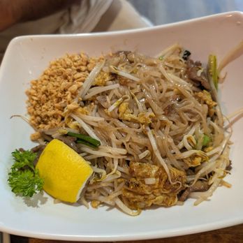 Sukhothai - Pad that with beef - Thai Near Me - Rochester Hills, Michigan Sukhothai - Pad that with beef - Thai Near Me - Rochester Hills, Michigan