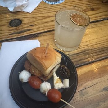 Laurel Tavern - Margarita + sliders - New American Near Me - Studio City, California
