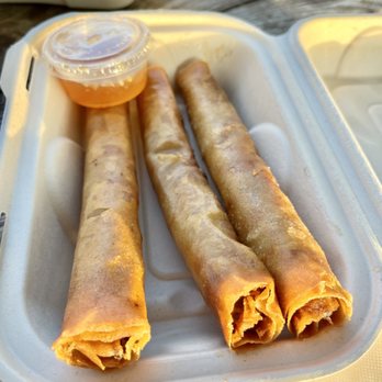 Merienda Maui - Lumpia Sticks - hot & crispy, so yummy! - Asian Fusion Near Me - Lahaina, Hawaii Merienda Maui - Lumpia Sticks - hot & crispy, so yummy! - Asian Fusion Near Me - Lahaina, Hawaii