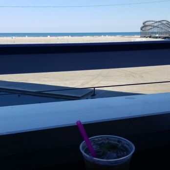 Capt'n Jack's Island Grill - Long island iced tea,  expensive - American Near Me - Wildwood, New Jersey