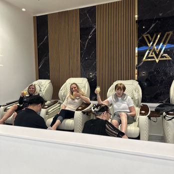 LV Nail Lounge - Drinks, pedicure and massage. - Nail Salons Near Me - Vancouver, Washington