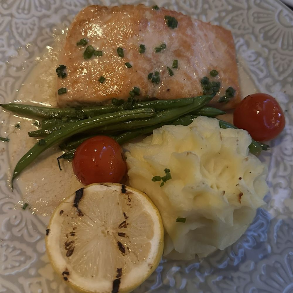 Skydome Restaurant - Salmon - Lounges Near Me - Arlington, Virginia Skydome Restaurant - Salmon - Lounges Near Me - Arlington, Virginia
