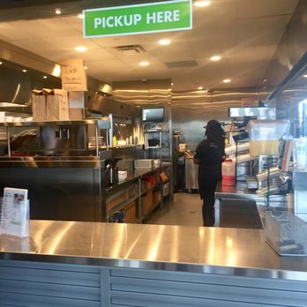 Shake Shack Big Beaver Road - Troy - Pickup area. - Fast Food Near Me - Troy, Michigan