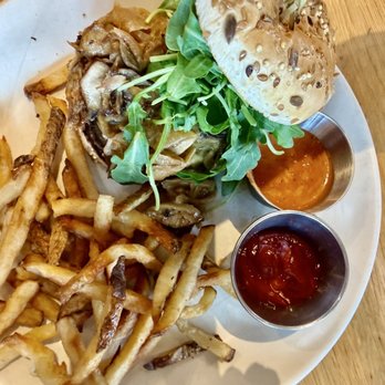 True Food Kitchen - Organic burger - Salad Near Me - Miami, Florida True Food Kitchen - Organic burger - Salad Near Me - Miami, Florida