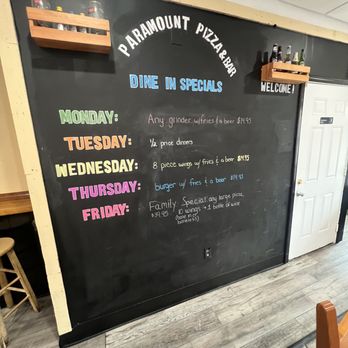 Paramount Pizza 3 - Pizza Near Me - Palmer, Massachusetts