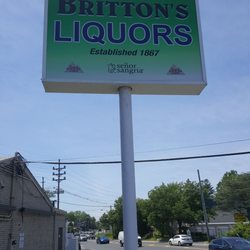 Britton's Liquors - Tower sign