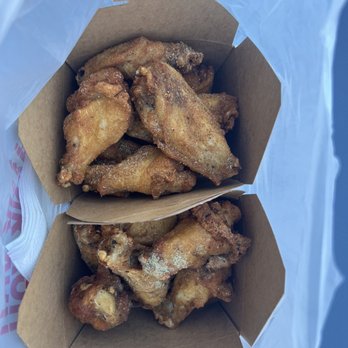 Shlap Muan Chicken Wings - How my 16 pieces were packaged. Didn't close the box which kept them crispy until I got home. Super like - Chicken Wings Near Me - Long Beach, California Shlap Muan Chicken Wings - How my 16 pieces were packaged. Didn't close the box which kept them crispy until I got home. Super like - Chicken Wings Near Me - Long Beach, California