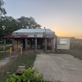 Lil Pauls Tattoo - The front of the tattoo shop - Piercing Near Me - Bullard, Texas Lil Pauls Tattoo - The front of the tattoo shop - Piercing Near Me - Bullard, Texas